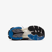 Load image into Gallery viewer, RUNNER SNEAKER