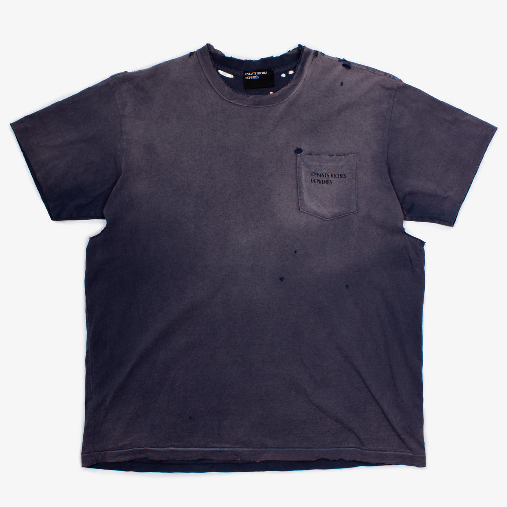 DISTRESSED POCKET TEE