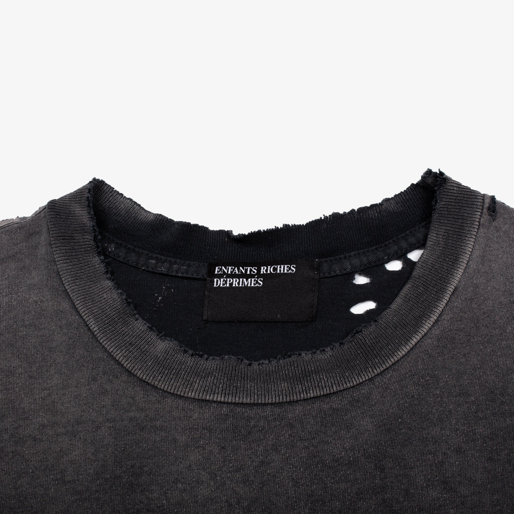 DISTRESSED POCKET TEE