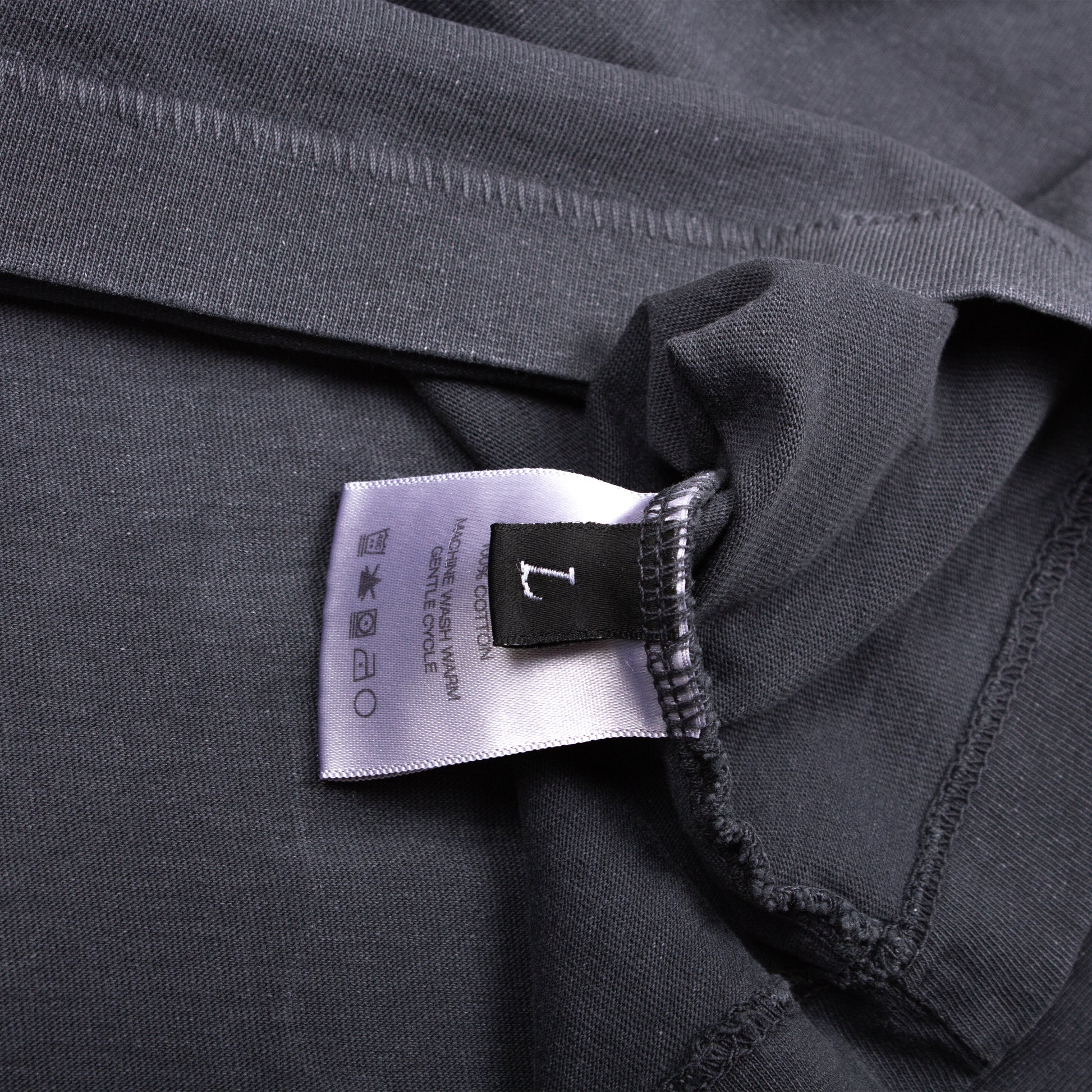 UN SECRET LONG SLEEVE TEE