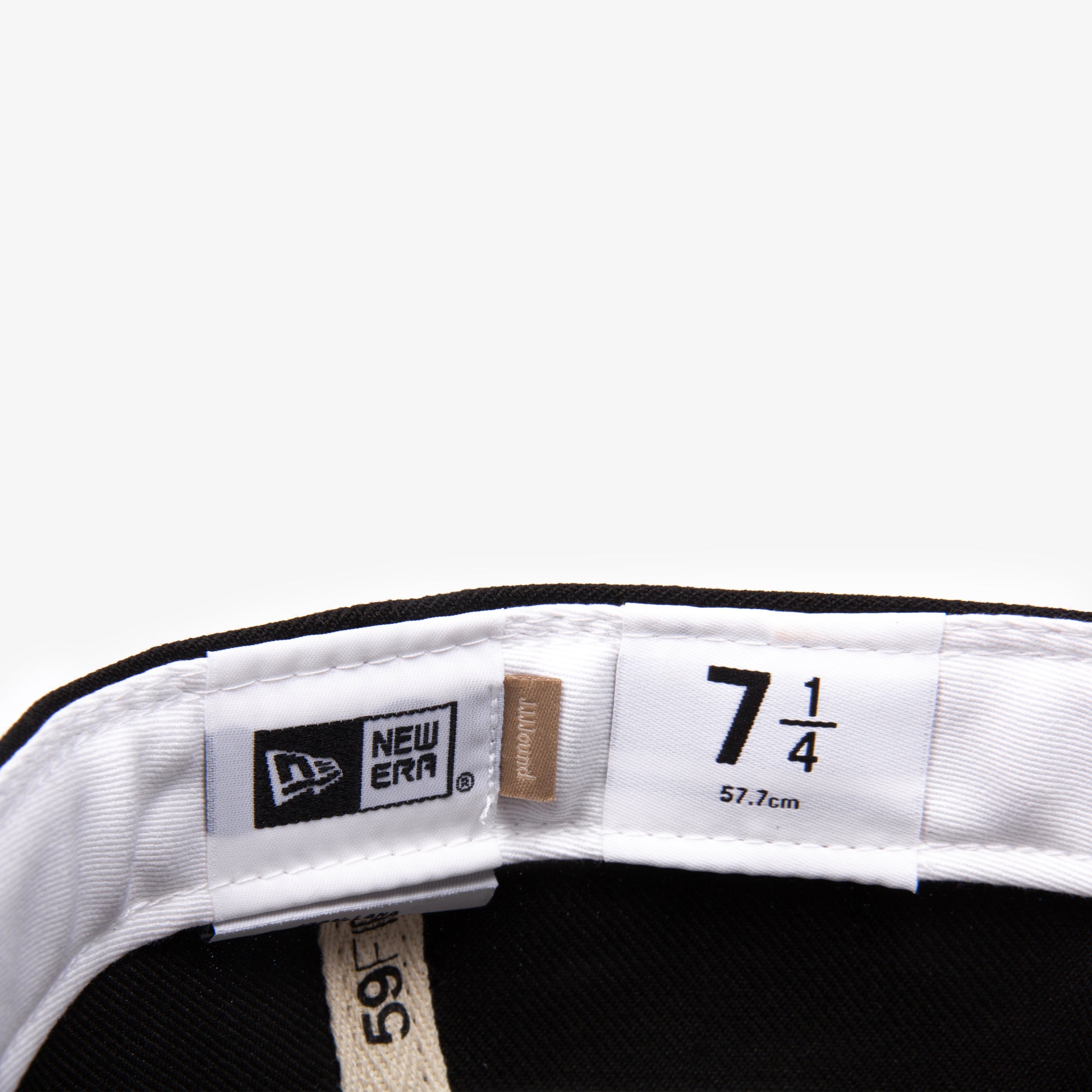 x NEW ERA FITTED HAT