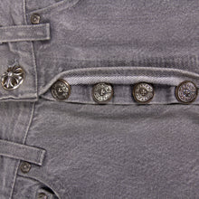 Load image into Gallery viewer, LEOPARD CROSS PATCH DENIM