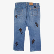 Load image into Gallery viewer, CLASSIC CROSS PATCH DENIM