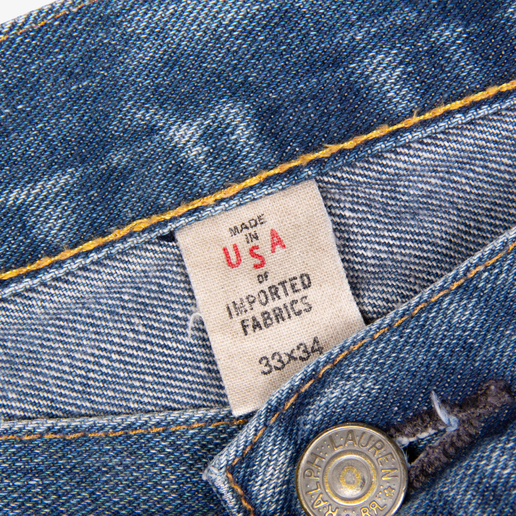 LIGHT WASH DISTRESSED DENIM