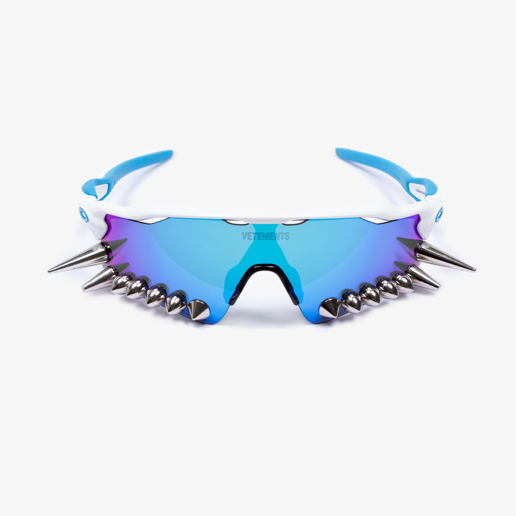 x OAKLEY SS19 SPIKES 400 SUNGLASSES