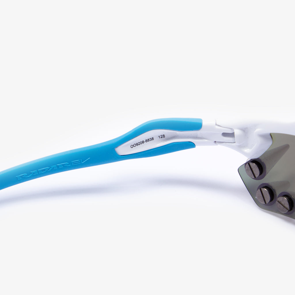 x OAKLEY SS19 SPIKES 400 SUNGLASSES