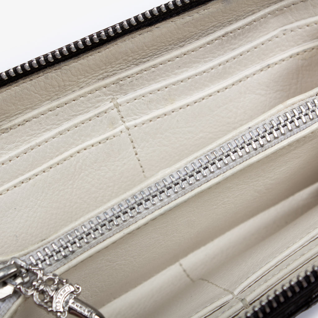 BLACK QUILTED CROSS PATCH ZIP WALLET