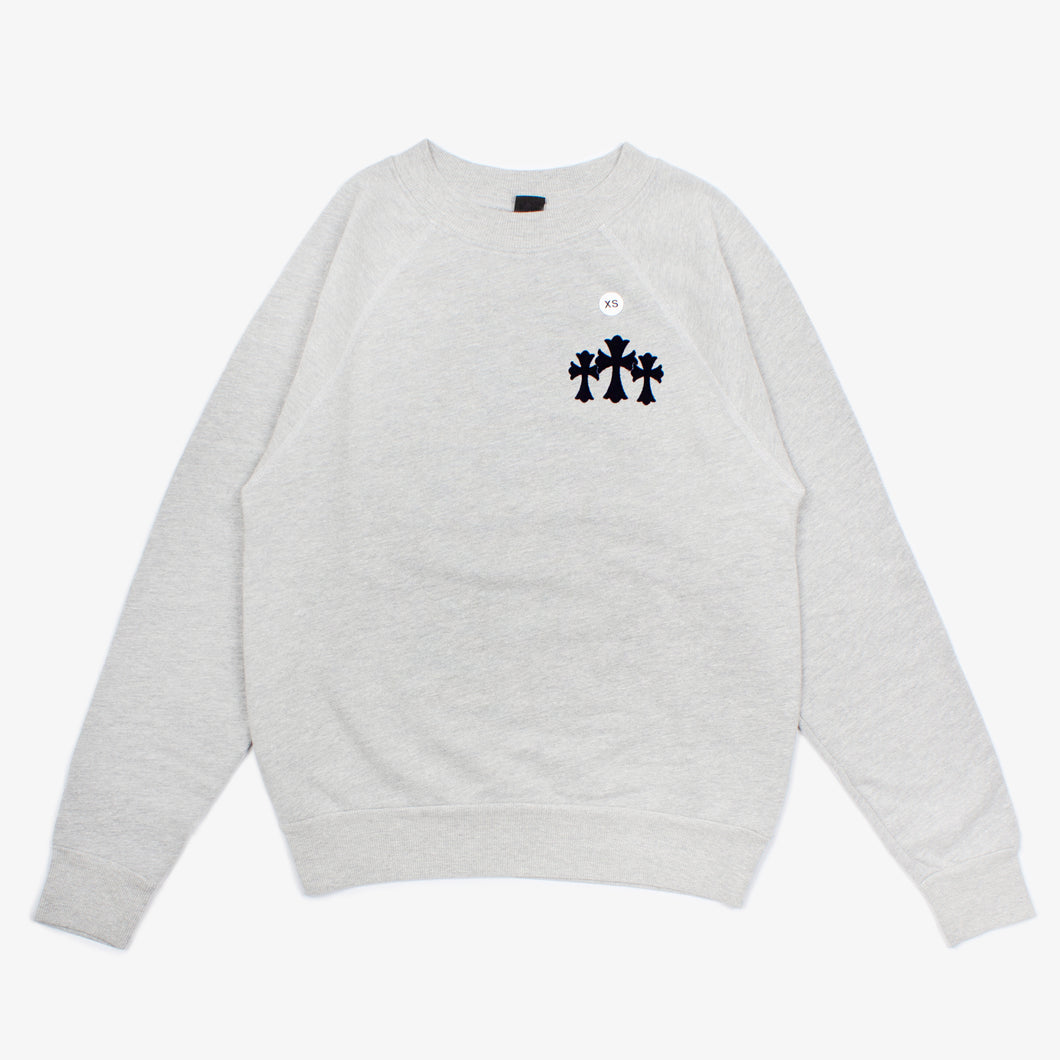 VELVET CROSS PATCH CREWNECK