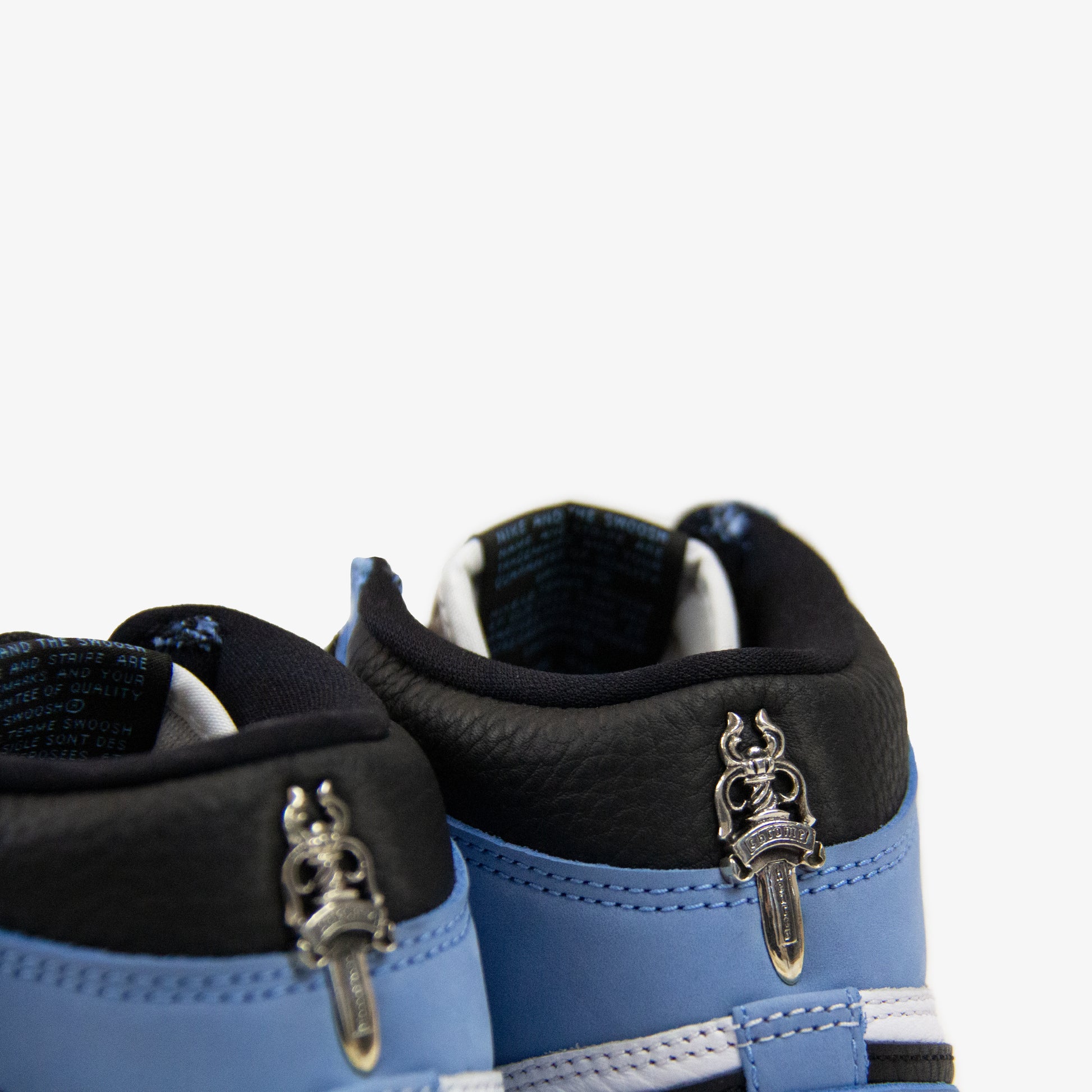 WHITE UNIVERSITY BLUE BLACK (1/2)