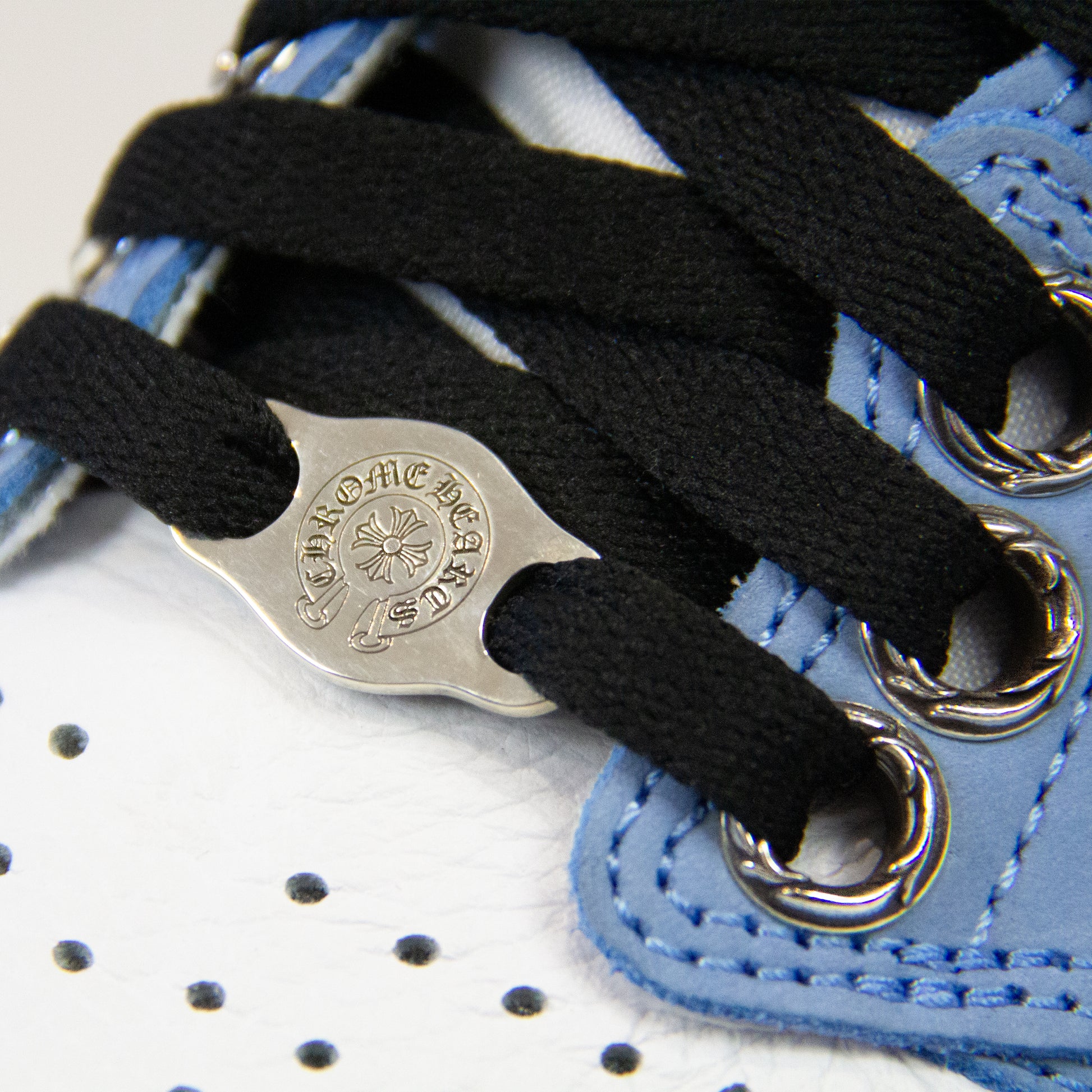 WHITE UNIVERSITY BLUE BLACK (1/2)