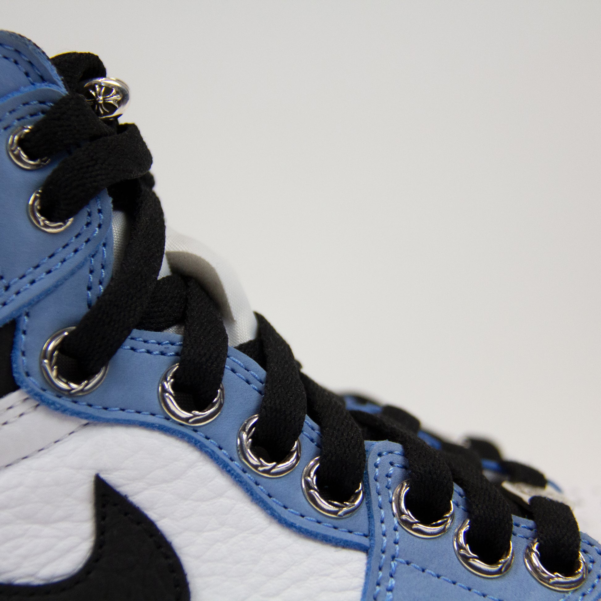 WHITE UNIVERSITY BLUE BLACK (1/2)