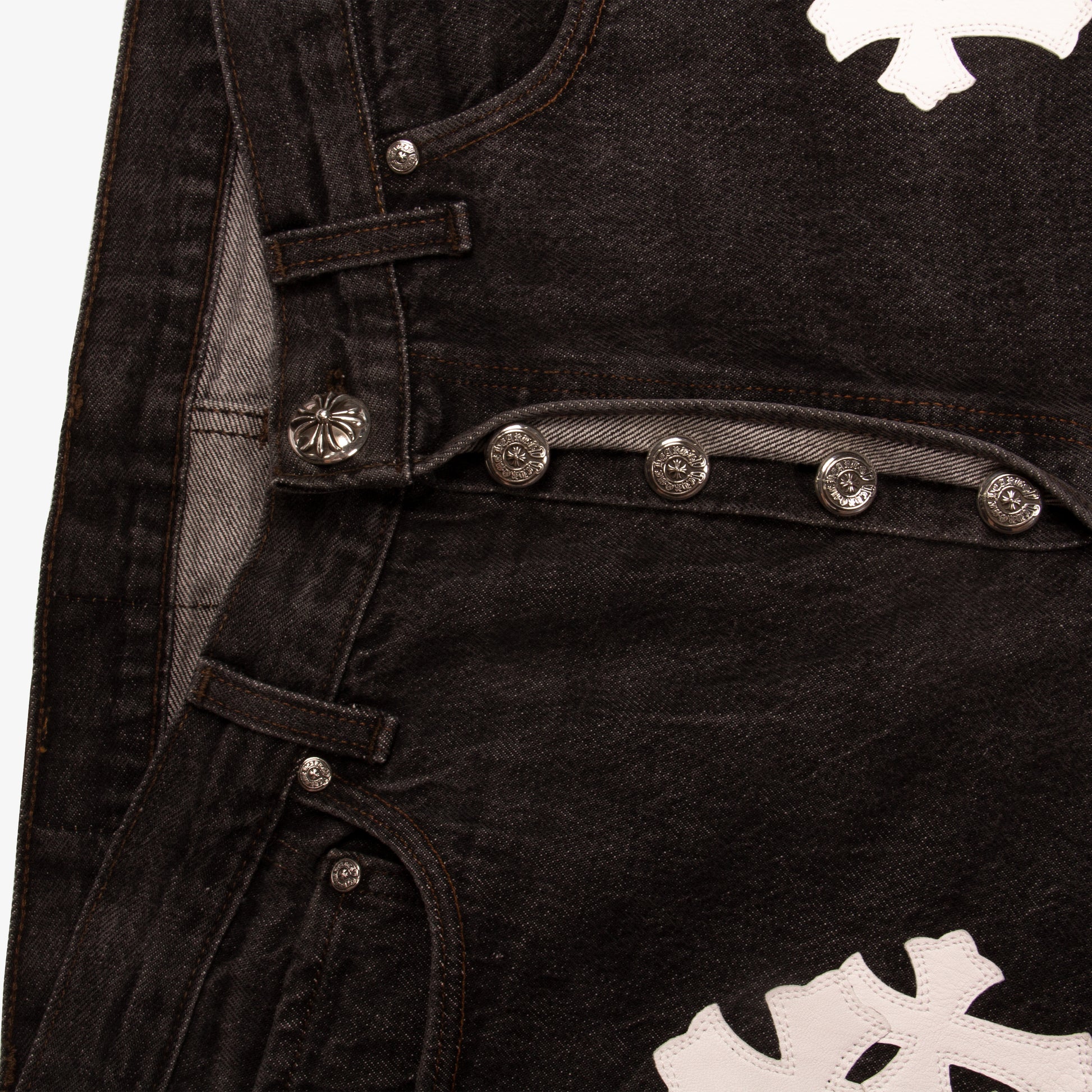WHITE CROSS PATCH DENIM