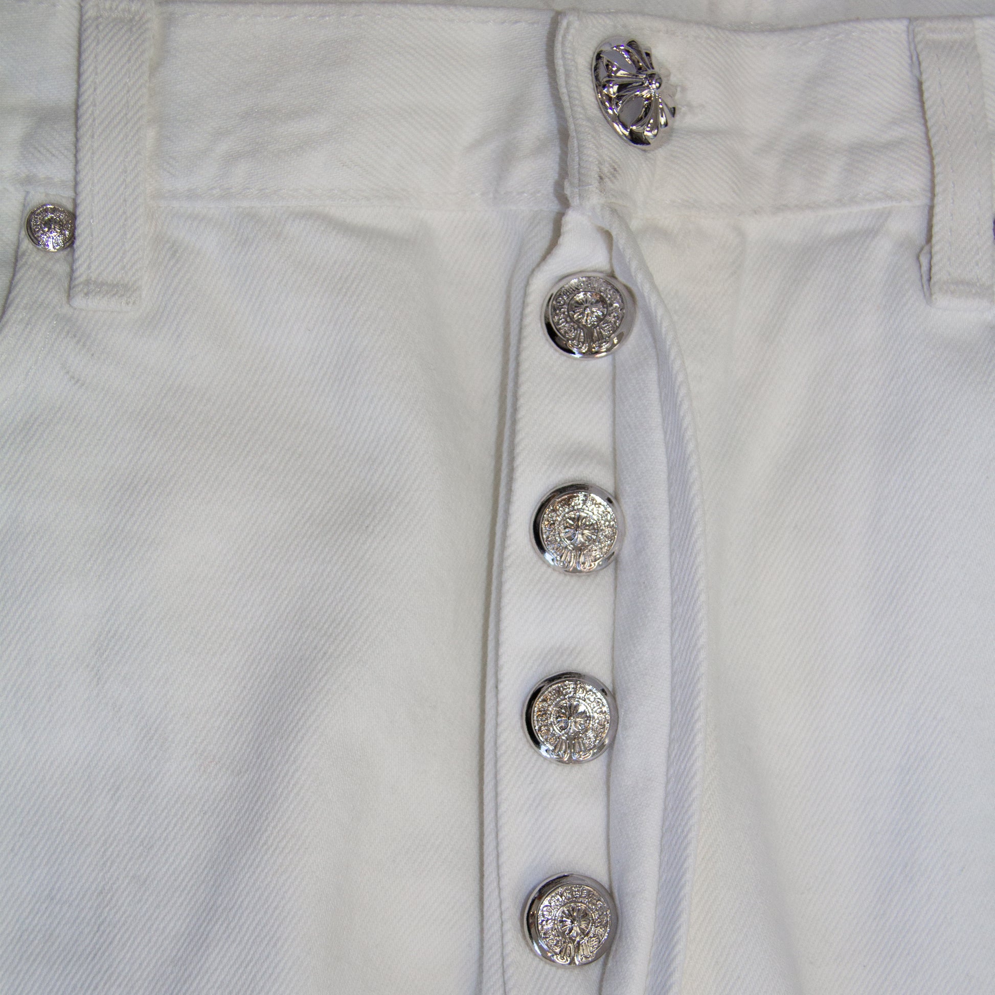 WHITE LEOPARD PATCH DENIM