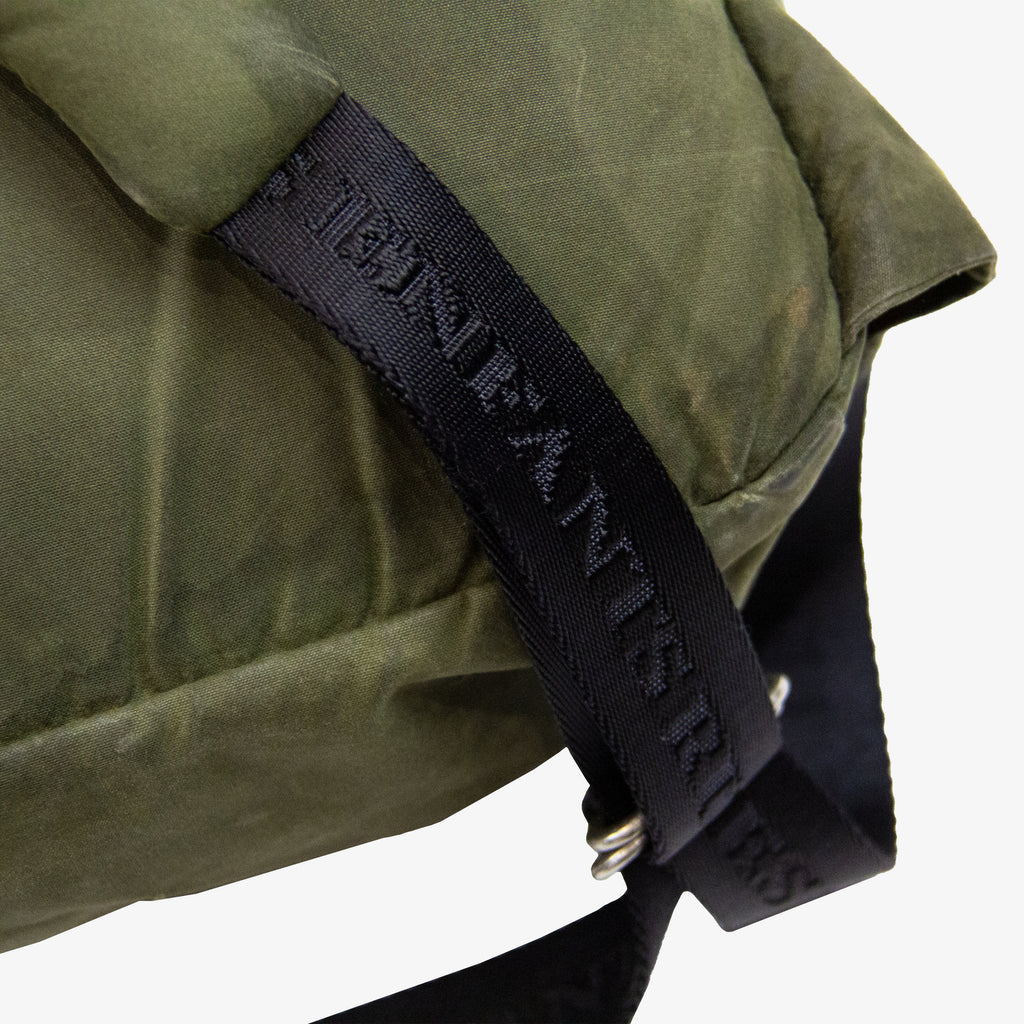 ENFANTS RICHES DÉPRIMÉS LOGO BACKPACK