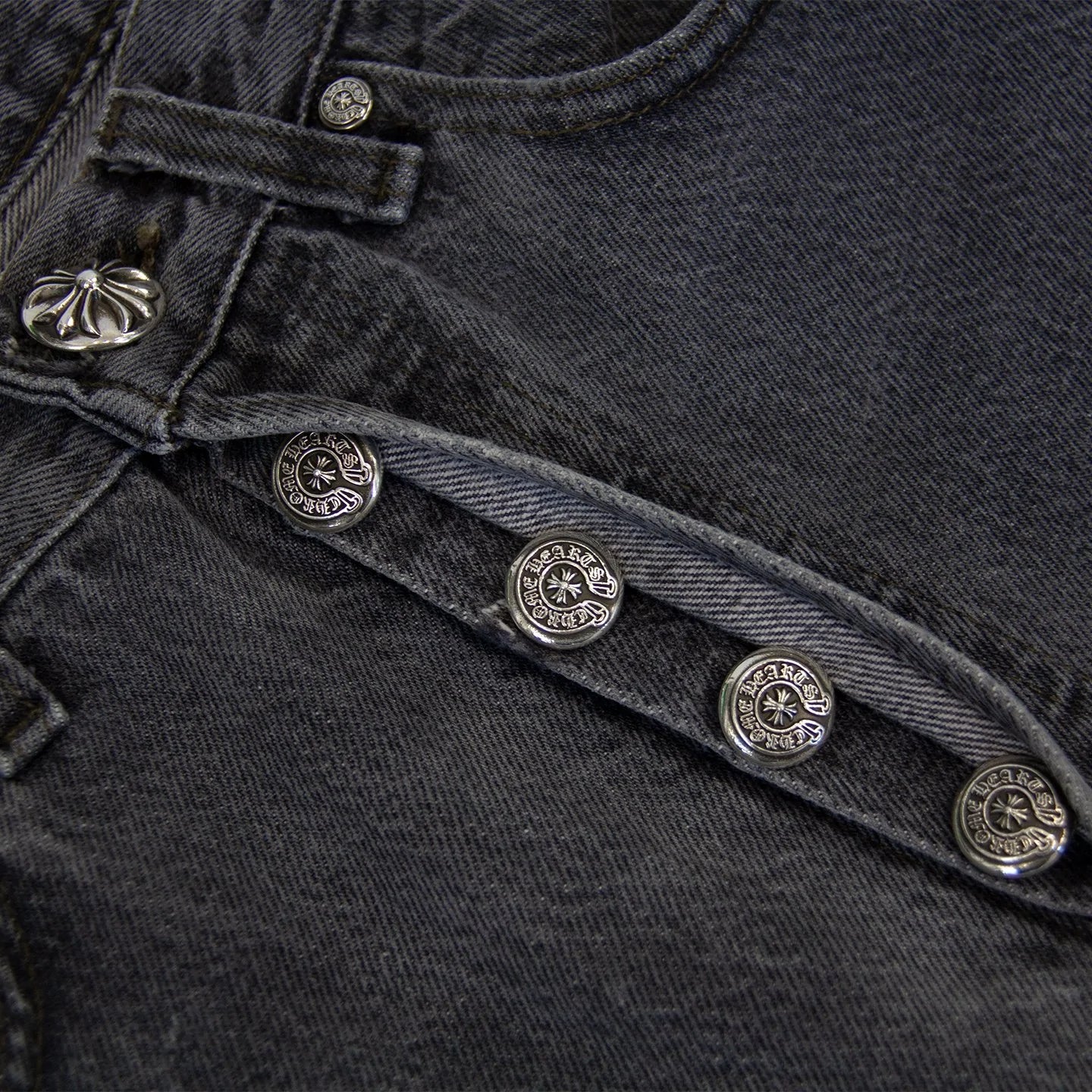 CLASSIC CROSS PATCH DENIM