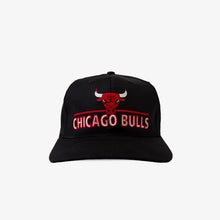 Load image into Gallery viewer, CHICAGO BULLS 1990 VINTAGE SNAPBACK
