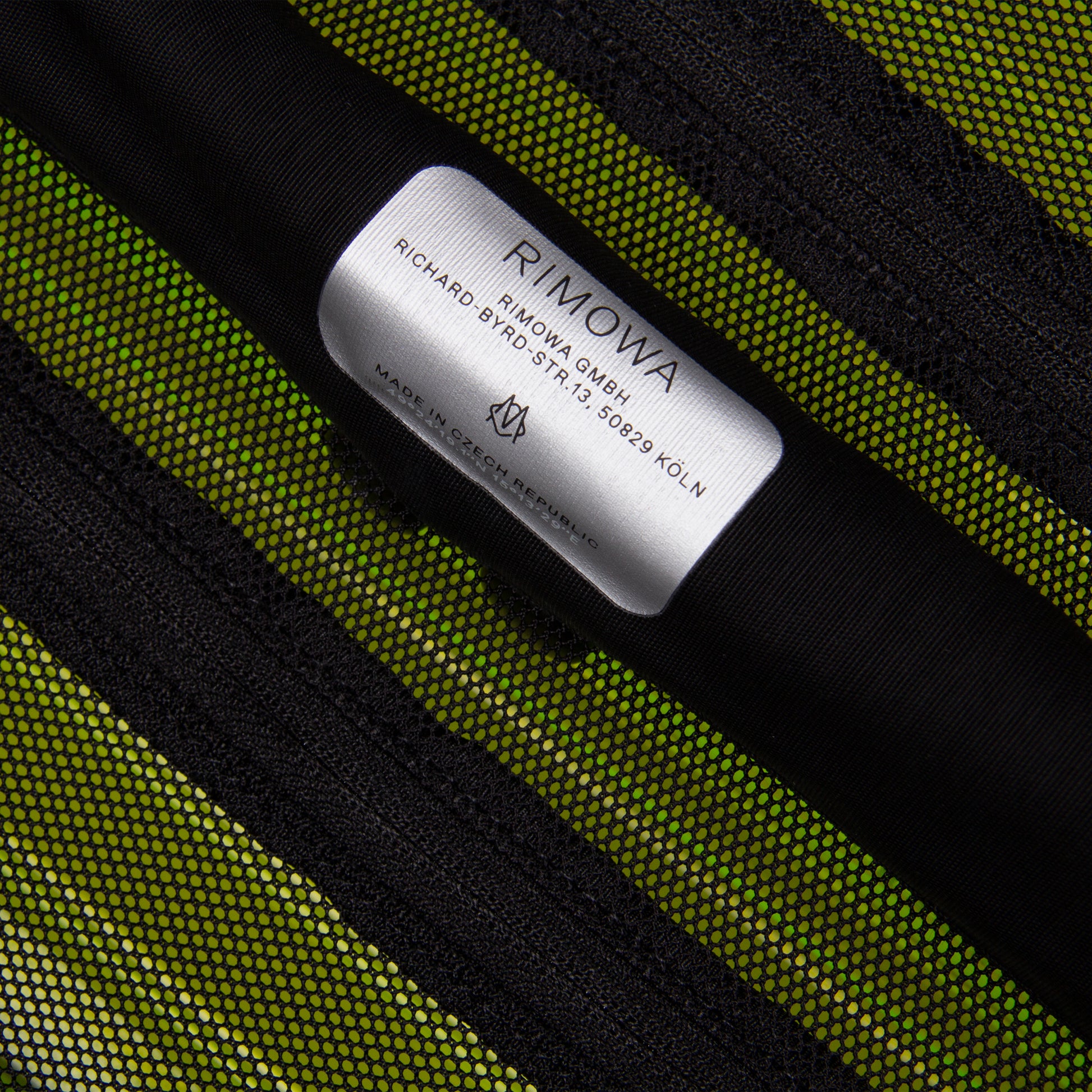 ESSENTIAL CABIN FLUO GREEN CARRY ON