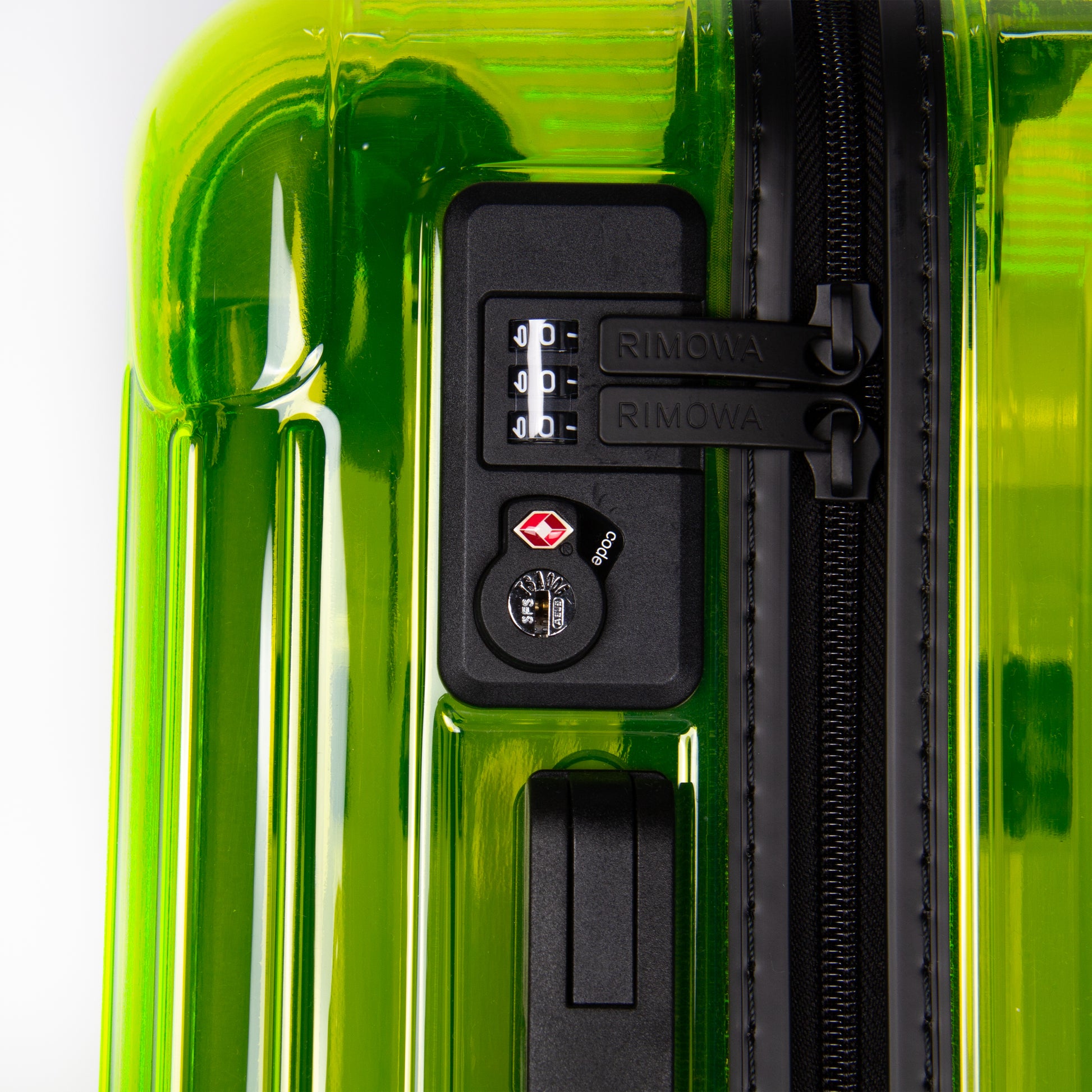 ESSENTIAL CABIN FLUO GREEN CARRY ON