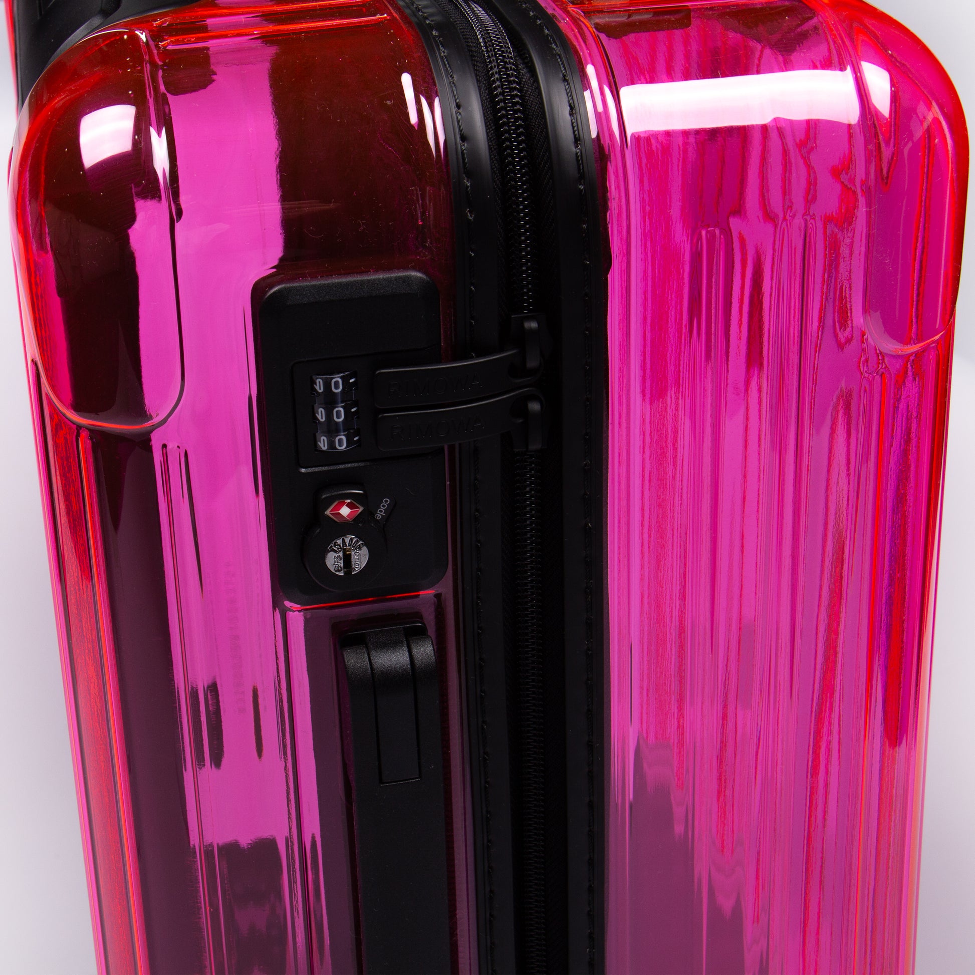 ESSENTIAL CABIN FLUO PINK CARRY ON