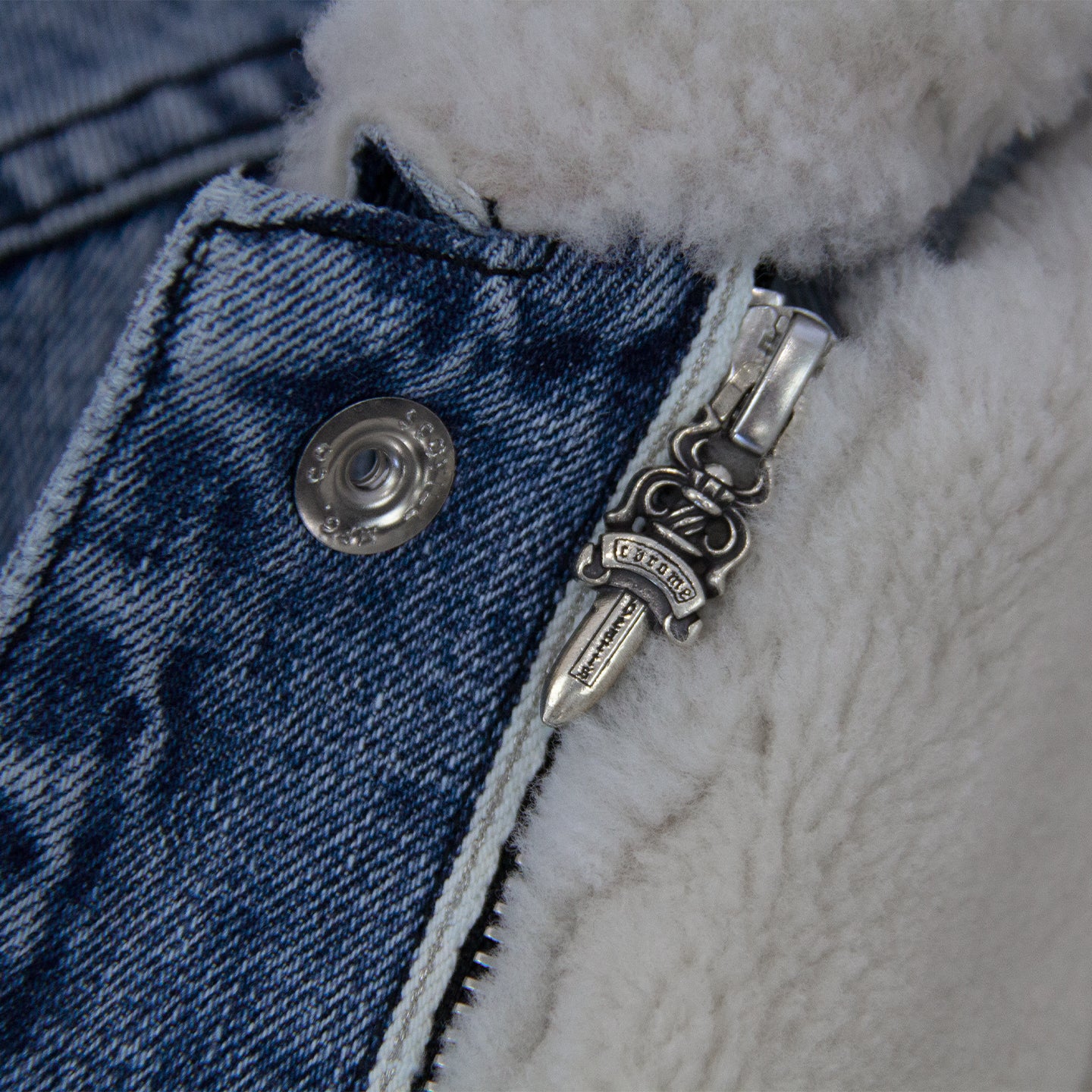 CHROME HEARTS 1/1 LEATHER PATCH SHEARLING DENIM TRUCKER