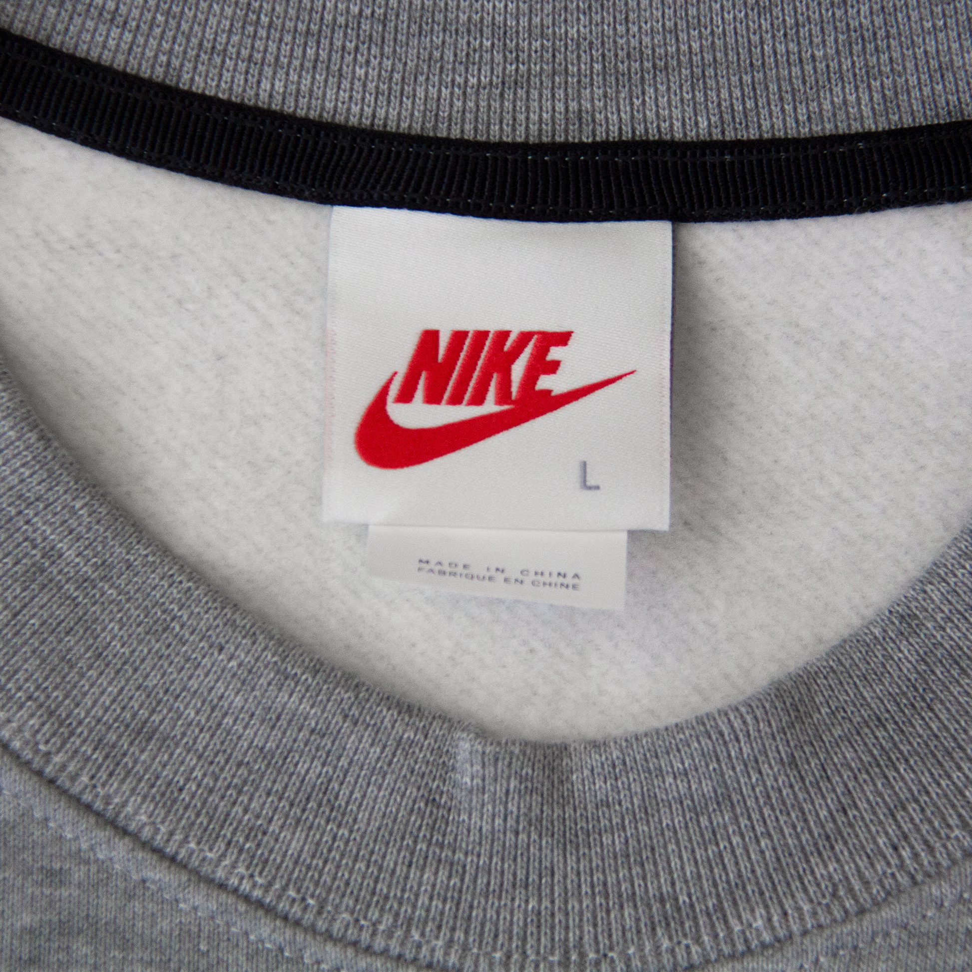 INTERNATIONAL CREWNECK