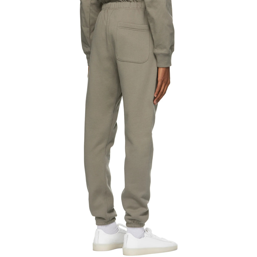 FEAR OF GOD ESSENTIALS SWEATPANT CEMENT
